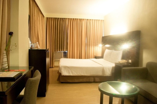 Pearl Lane Hotel (Paco)